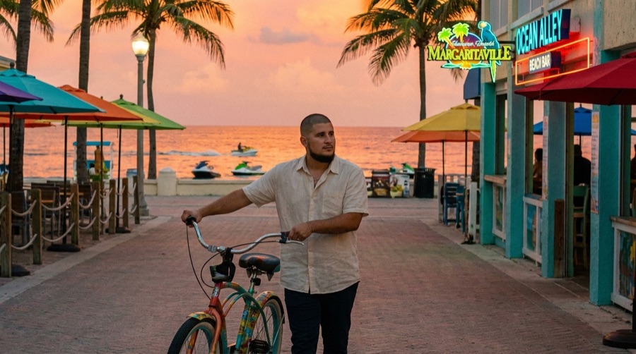 Hollywood Beach vibes